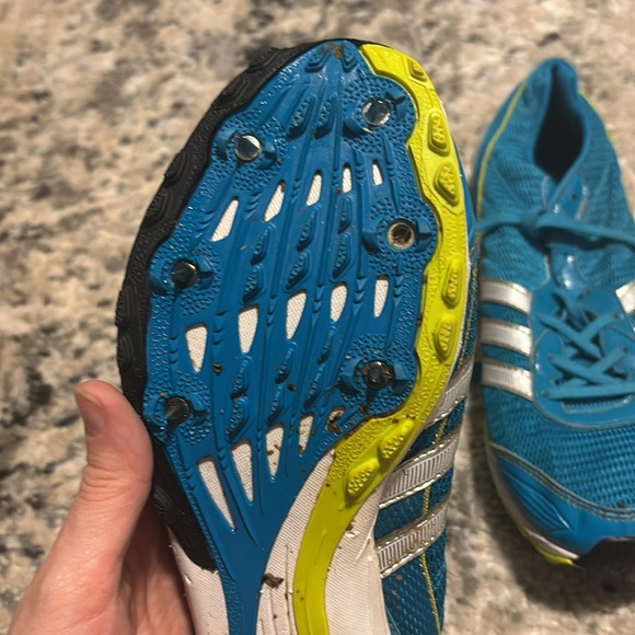 Adidas sprinting cleats missing 1 spike - Picture 2 of 4